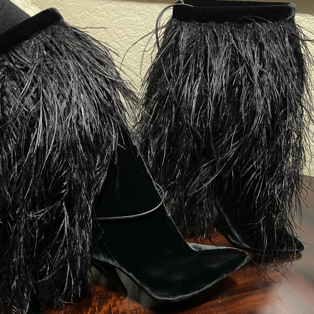Saint Laurent ‘Yeti’ boots size 6 💎